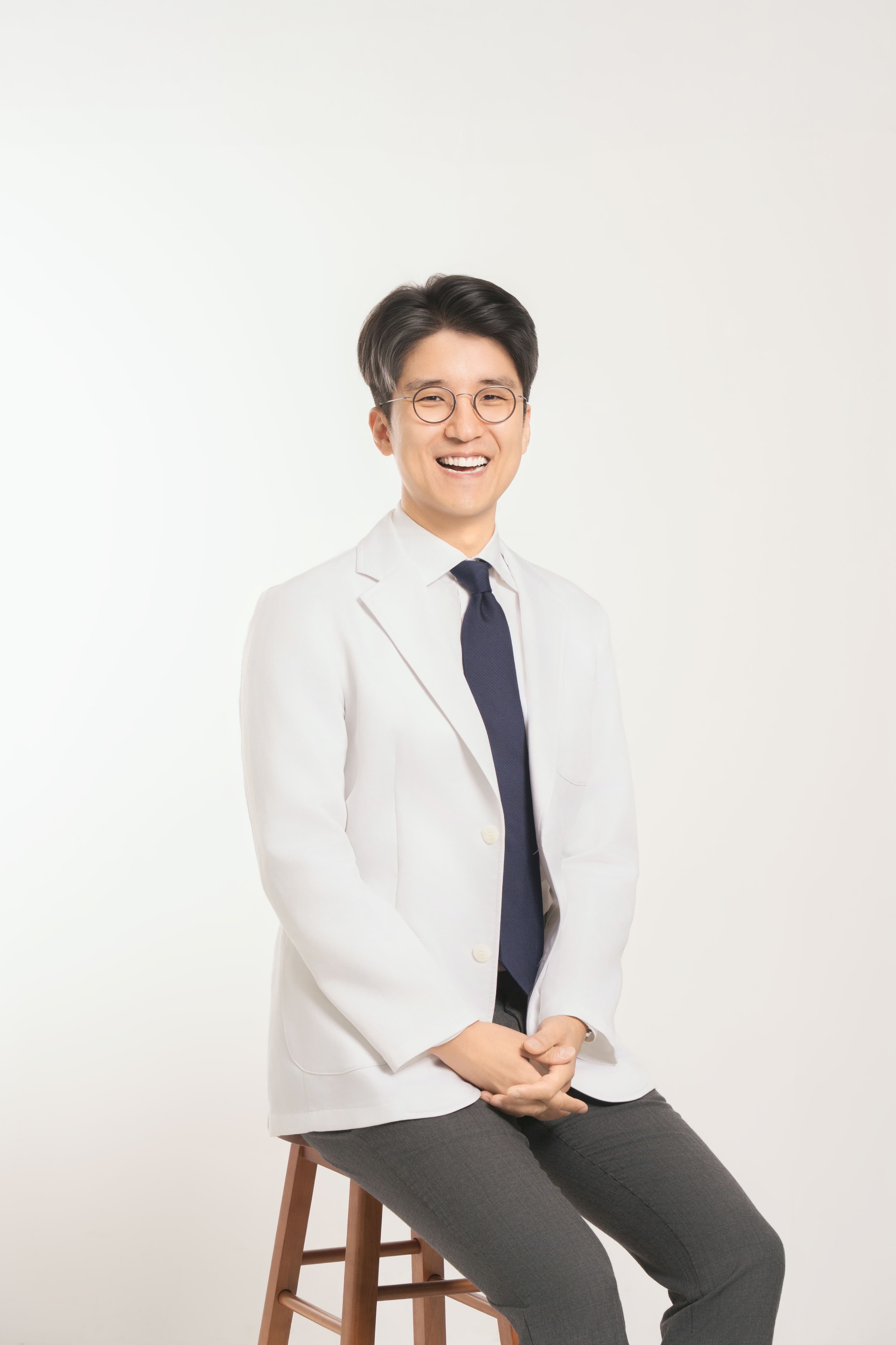 장윤호 대표원장 프로필 사진